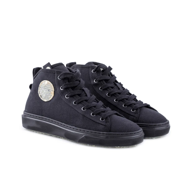 Portuguese footwear example
